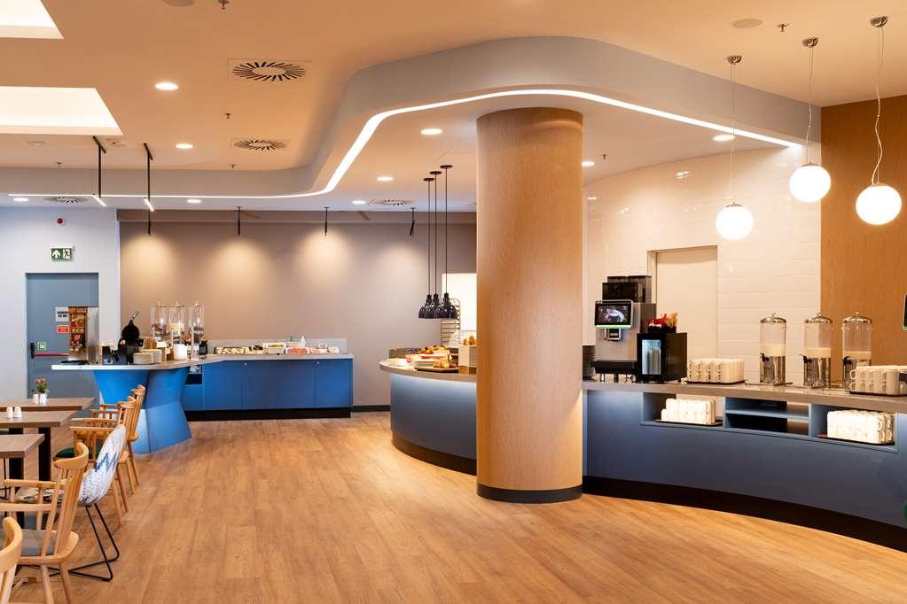 Hampton By Hilton Budapest City Centre Restaurant photo