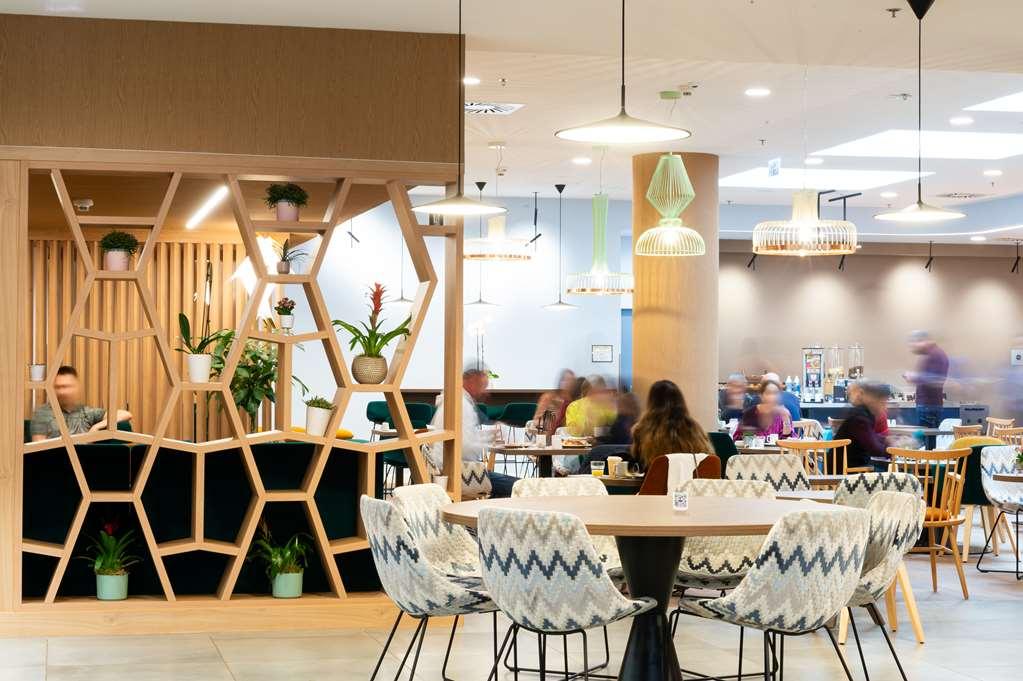 Hampton By Hilton Budapest City Centre Restaurant photo