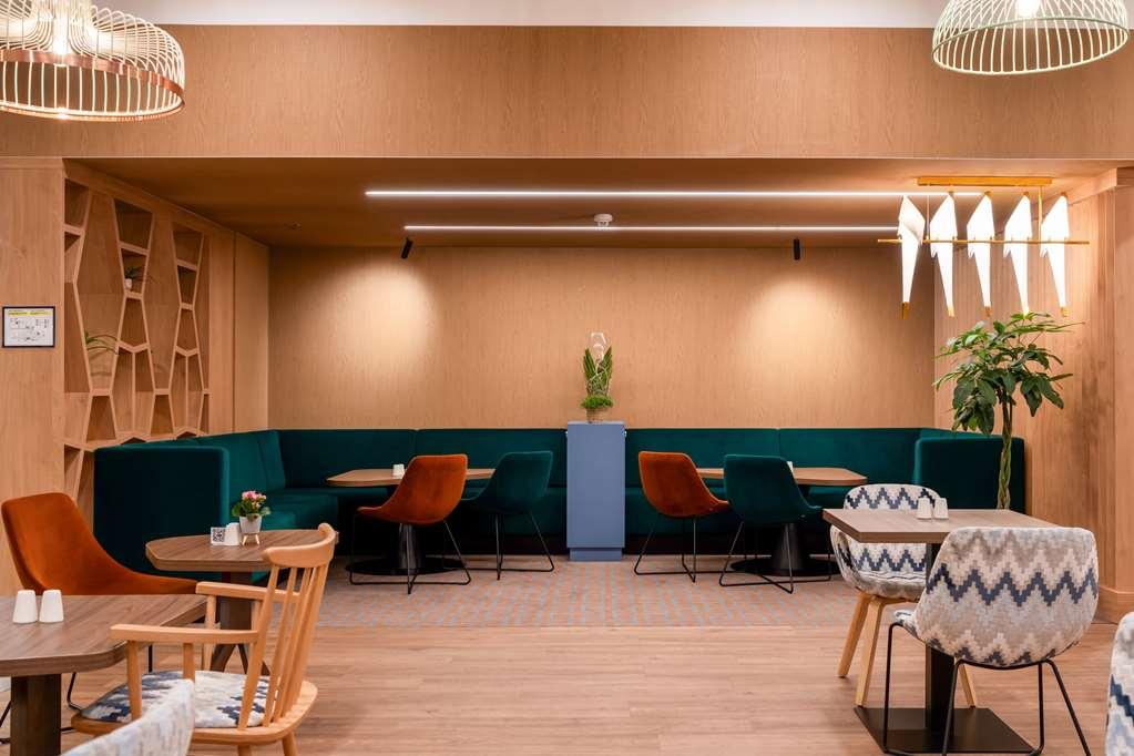 Hampton By Hilton Budapest City Centre Restaurant photo